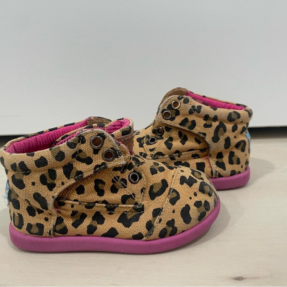 Toms Tiny Toddler Leopard Print Canvas Boots w/ Pink Details Size Toddler 6 - Picture 12 of 13